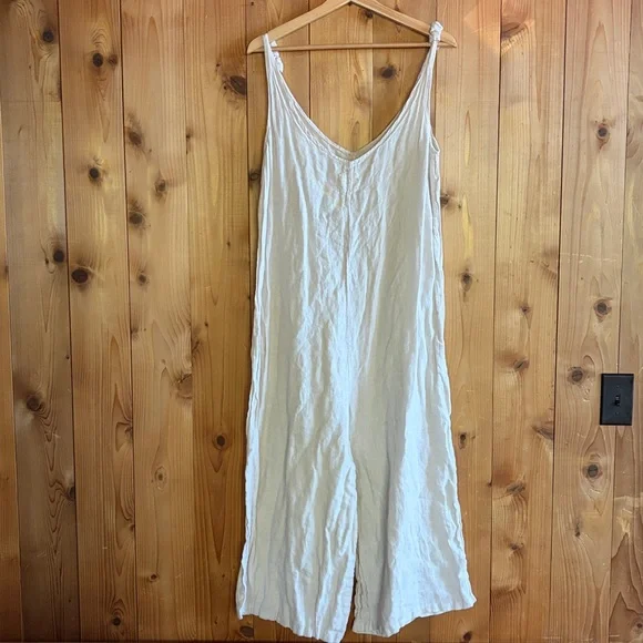 The Linen Jumpsuit - Picture 3 of 5